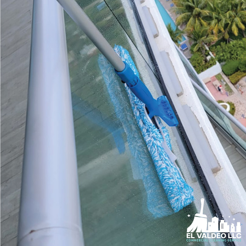 servicio-de-limpieza-de-cristales-ventanas-y-vidrios-en-miami-beach-coral-gables-aventura-brickell-17